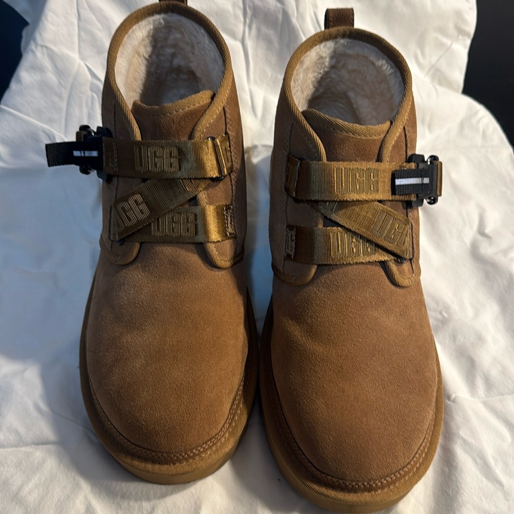 Men’s UGG Boots *LIKE NEW*
